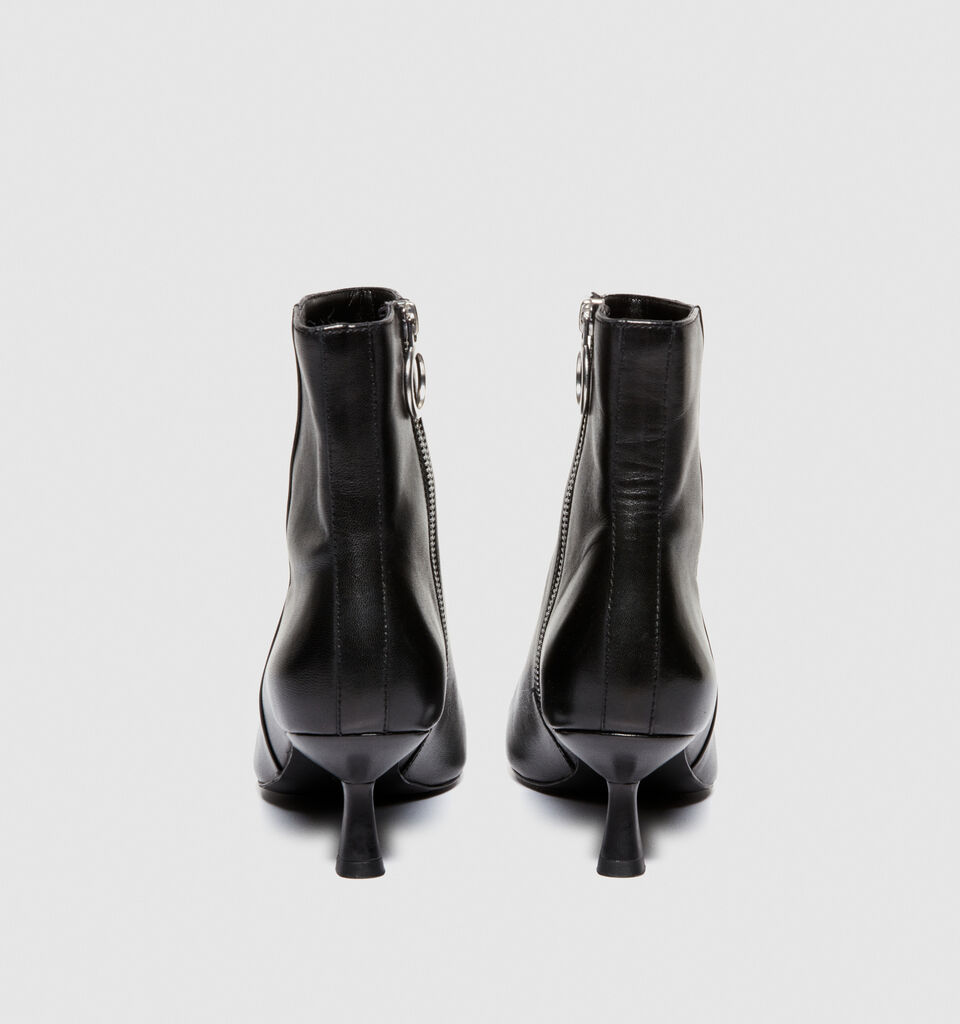 Leather ankle boots - women's boots and ankle boots - Black | Sisley image number 3